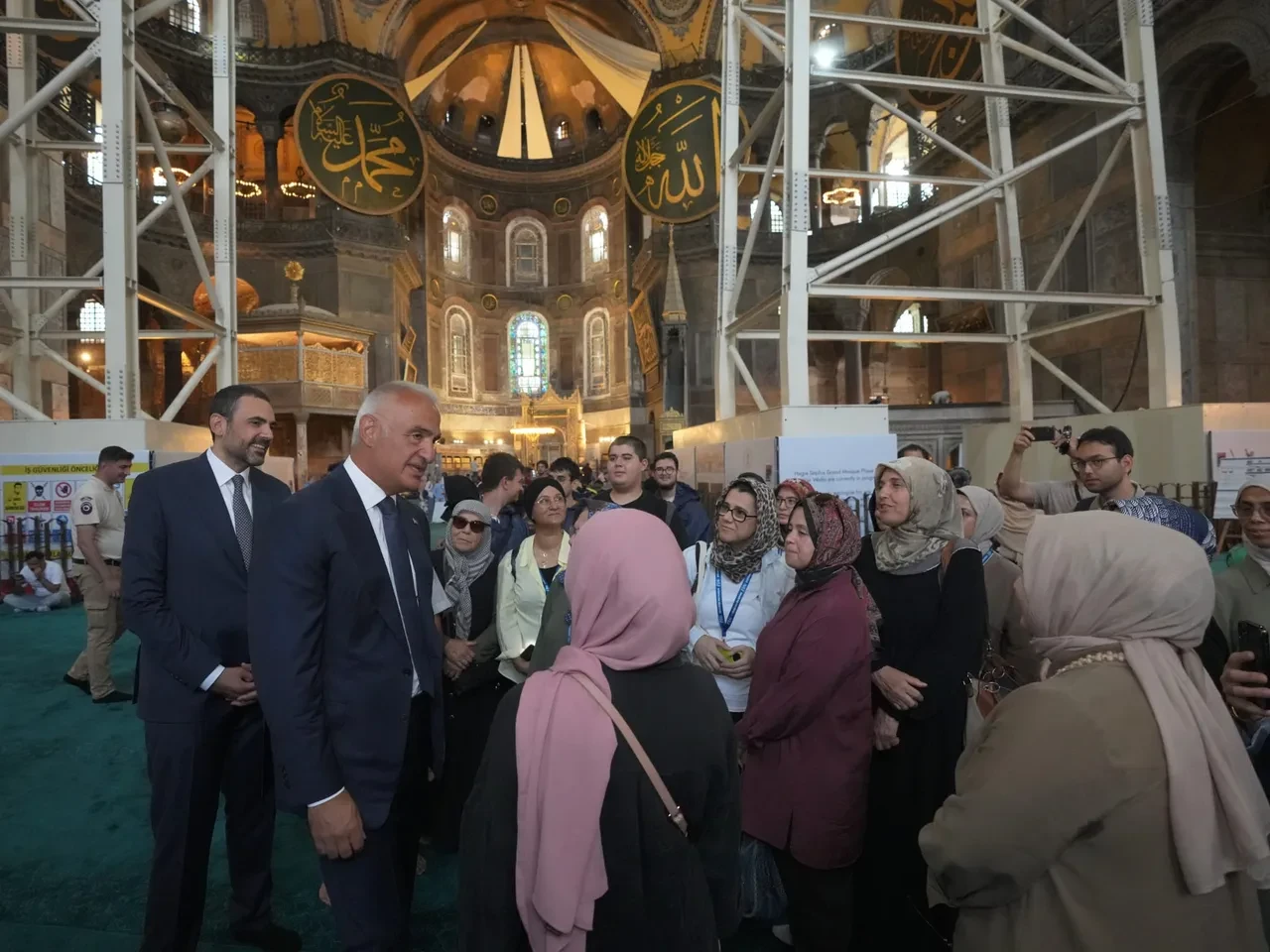 Bakan Ersoy duyurdu! Ayasofya'da kapsamlı restorasyon hız kesmeden devam ediyor