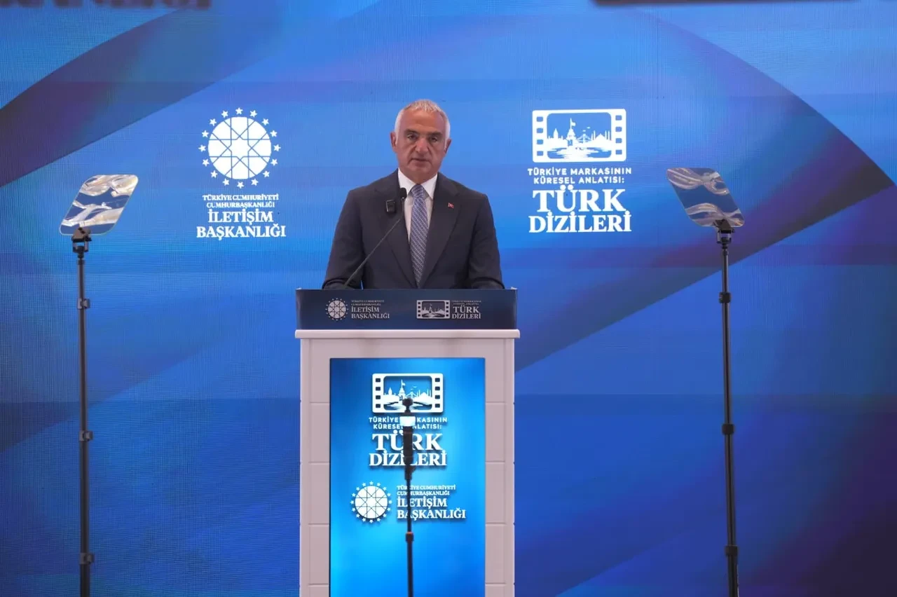 Bakan Ersoy yeni dönemi açıkladı! Türk dizileri 170’e yakın ülkede 1 milyar insana ulaşıyor