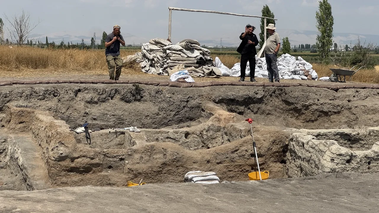 Çatalhöyük'te gizemli keşif! 'Ölüler Evi'nin yanında bulundu: En büyüğü 6 aylık