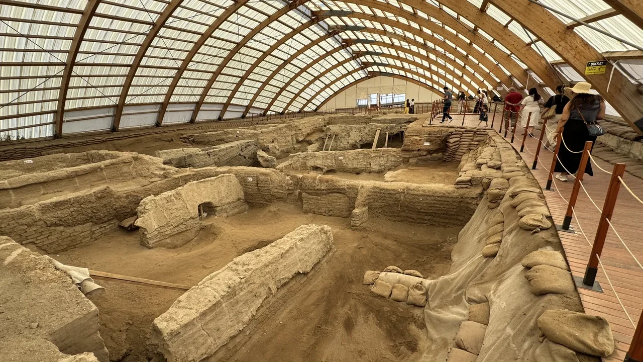 Çatalhöyük'te gizemli keşif! 'Ölüler Evi'nin yanında bulundu: En büyüğü 6 aylık