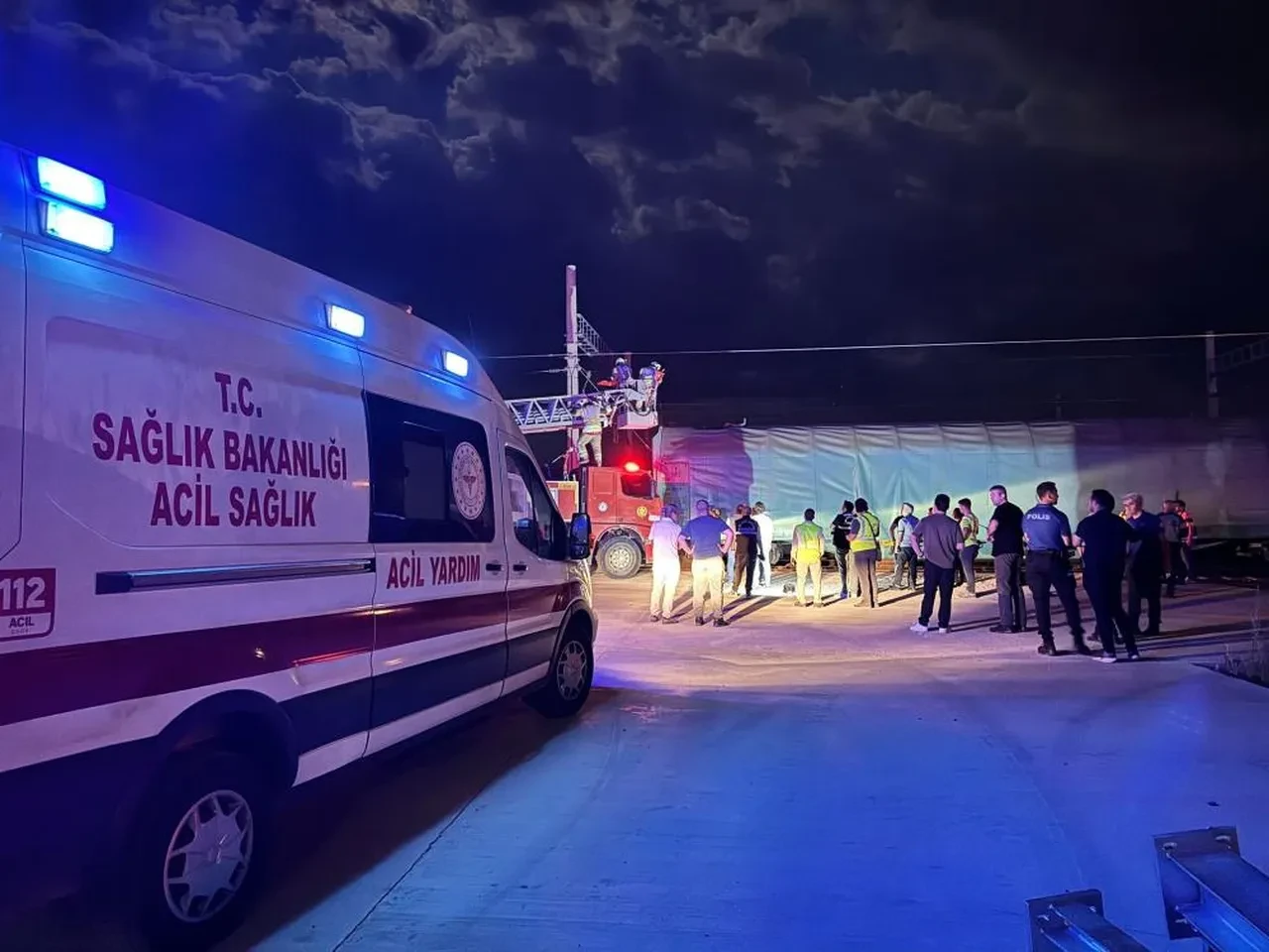 Edirne Tren Garı’nda feci kaza: Vagonun üstüne çıkan 31 yaşındaki işçi elektrik akımına kapılarak can verdi