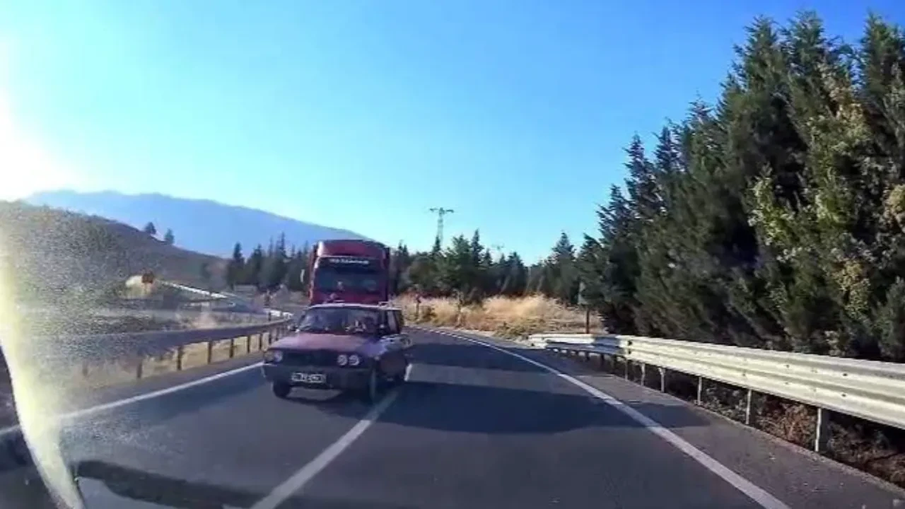 Faciaya ramak kala! Kafa kafaya çarpışmadan saniyelerle kurtuldular: İşte o anlar