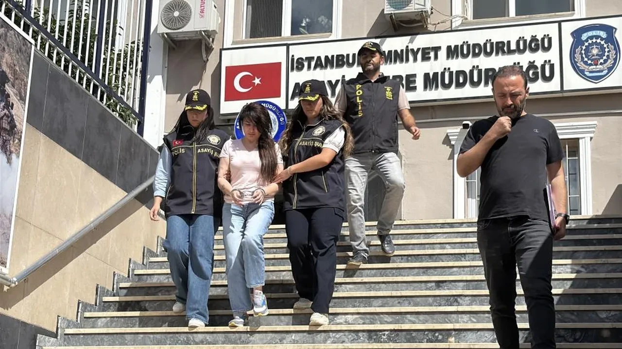Kadıköy'de film gibi operasyon! 'Ponzi Mine' sahte kimlikle kafede yakalandı