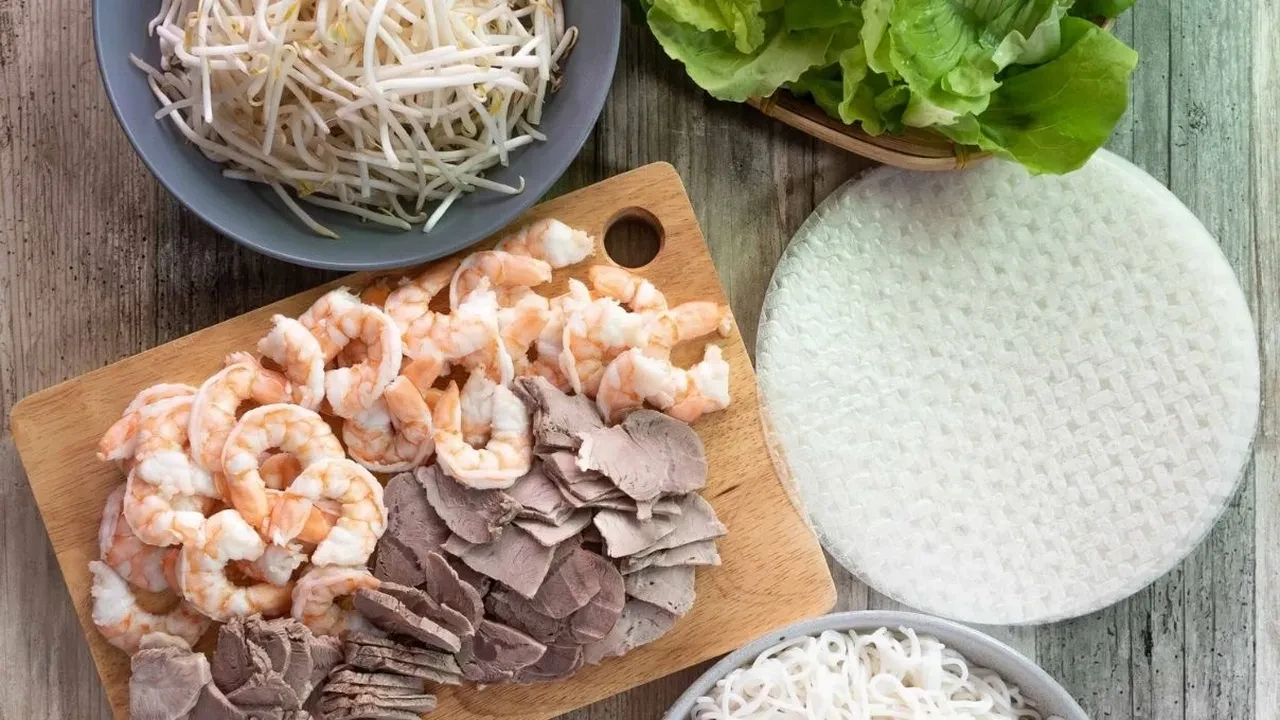 Kızartmadan hazırlanıyor! MasterChef Vietnam Usulü Fresh Spring Rolls tarifi