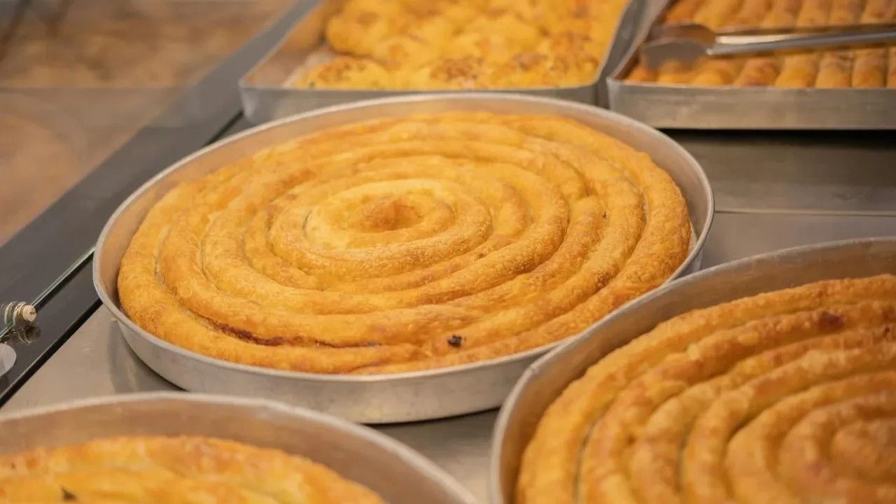 Kütahyalı kadınların börek sırrını keşfettim! Dolamber böyle yapılıyormuş