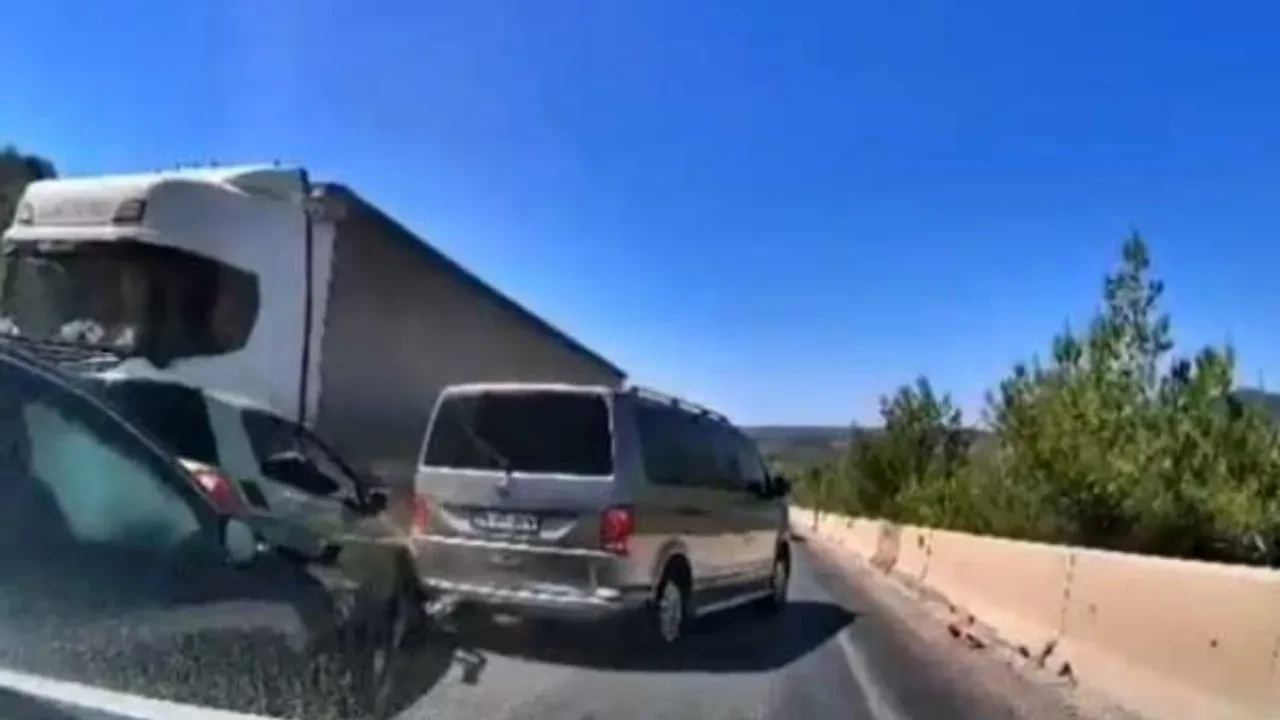 Muğla’da peş peşe trafik kazası! 5 araç hasar aldı 1 kişi yaralandı