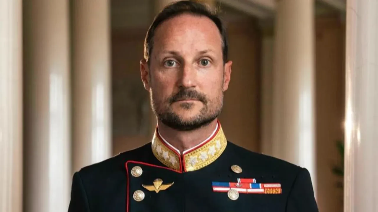 Norveç'in yeni kralı '8. Haakon' oldu