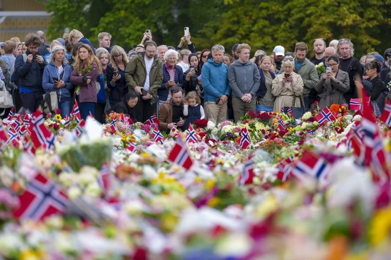 Norveç'in yeni kralı '8. Haakon' oldu