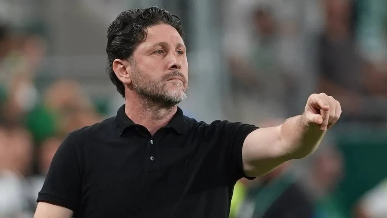 Trabzonspor'da istifa depremi! Fatih Tekke görevi bıraktı