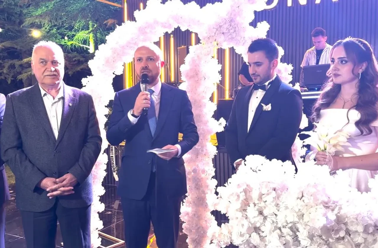 YETEV Başkanı Bilal Erdoğan Ankara'da nikah şahidi oldu: Genç çifte en az 3 çocuk tavsiyesi