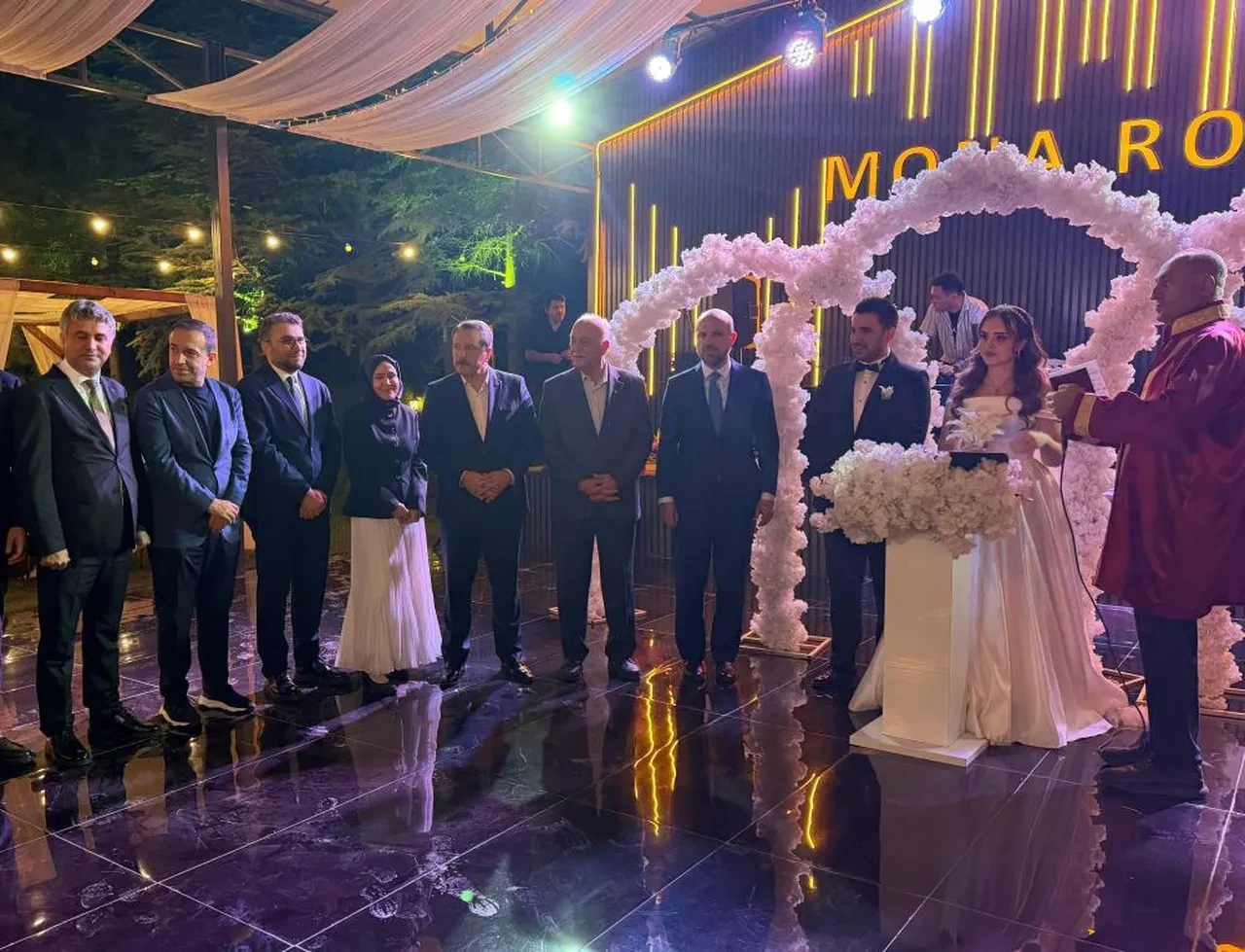 YETEV Başkanı Bilal Erdoğan Ankara'da nikah şahidi oldu: Genç çifte en az 3 çocuk tavsiyesi