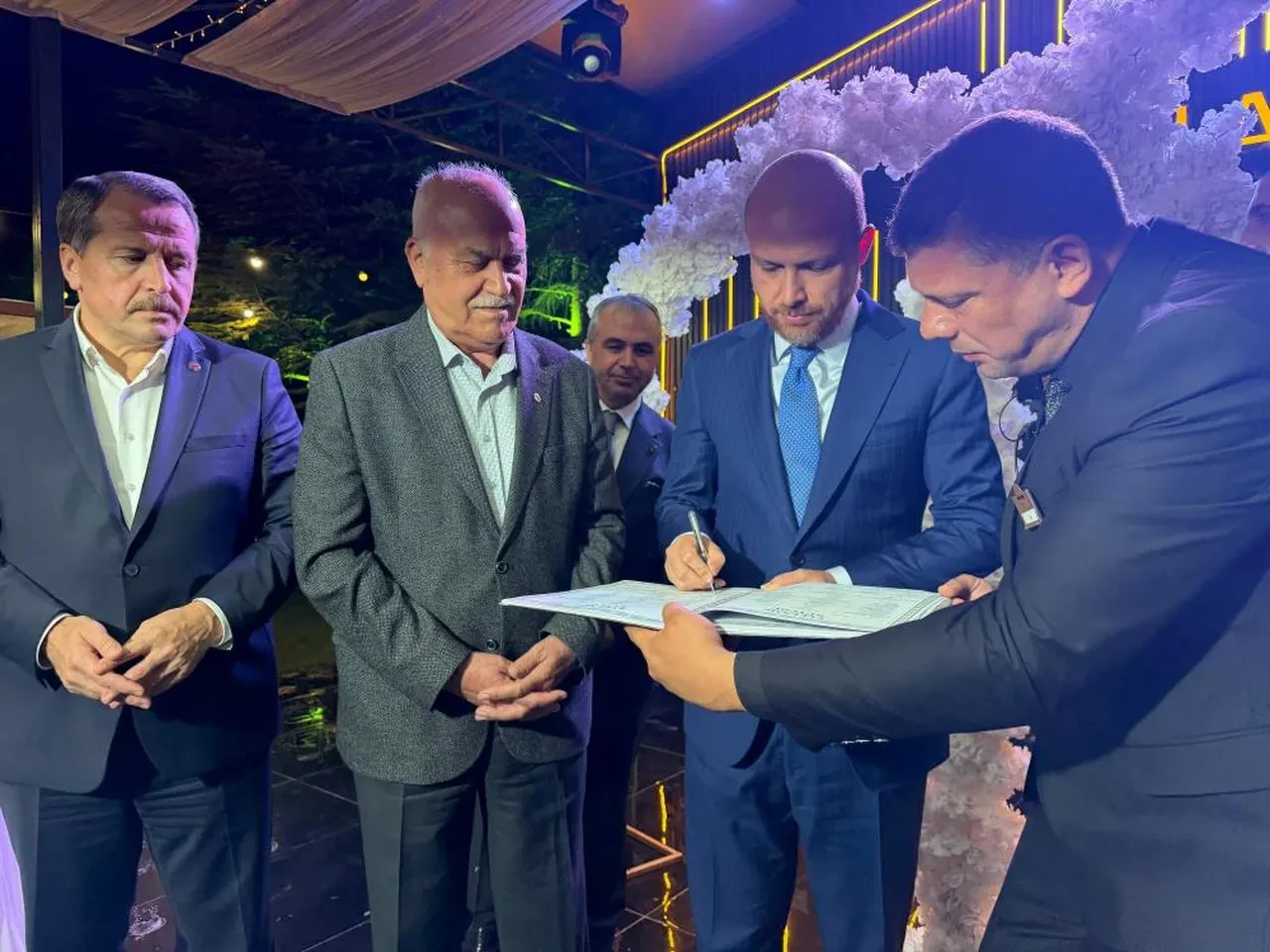YETEV Başkanı Bilal Erdoğan Ankara'da nikah şahidi oldu: Genç çifte en az 3 çocuk tavsiyesi