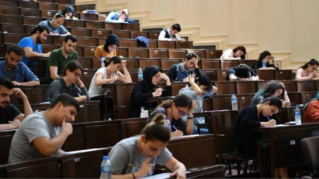 YÖK'ten vakıf üniversitelerine zam kıskacı! İşte belirlenen ücret kuralları