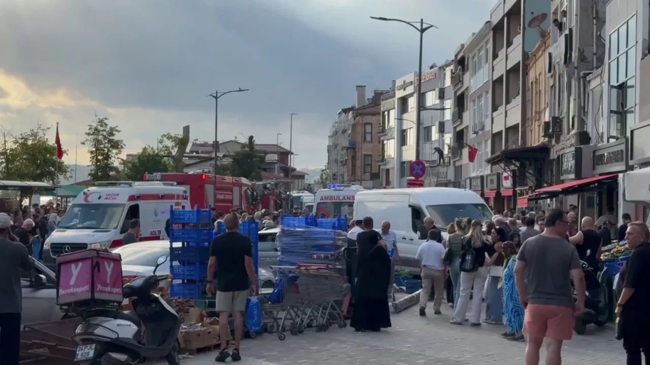 Beykoz'da otomobil yayaların arasına daldı: 6 yaralı
