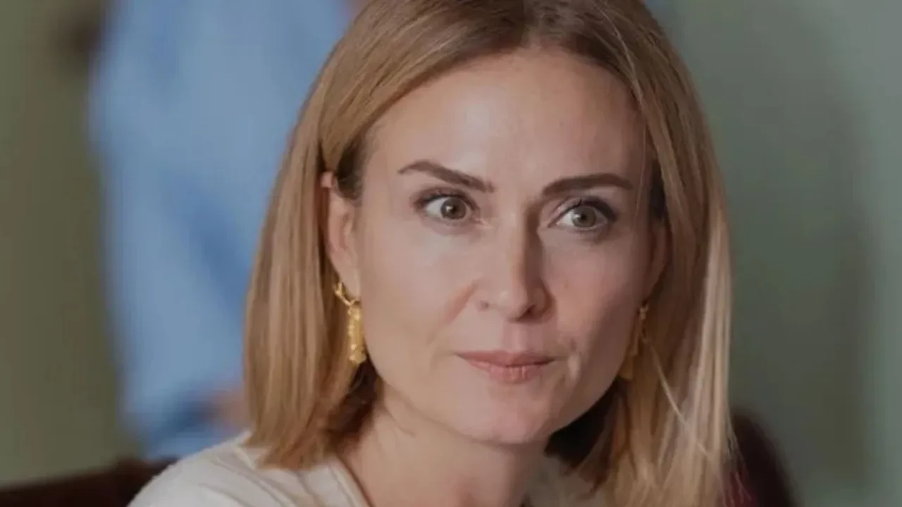 Ceyda Düvenci ile Güçlü Mete sessiz sedasız evlendi! Gözlerden uzak nikah