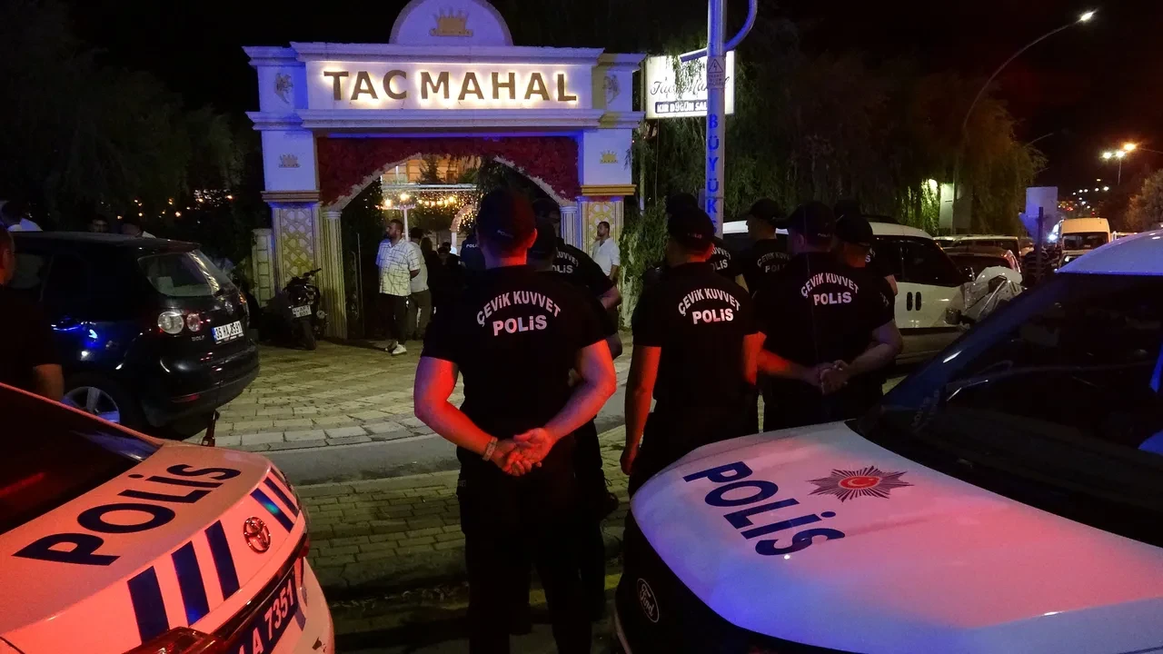 Düğünde ilginç olay! 'Halayda elini tuttun' kavgasında yaralılar var