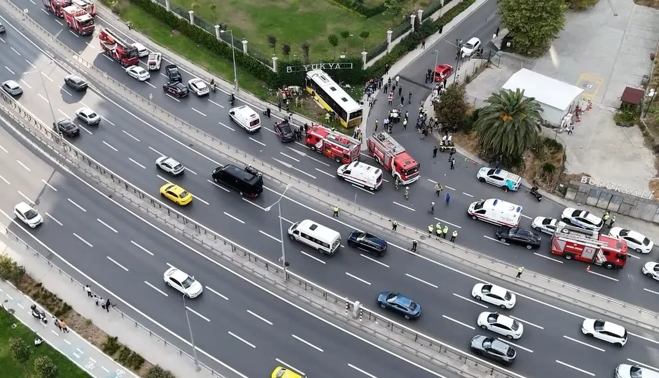 İETT otobüsü kazasında yeni gelişme! Öndeki aracın şoförü gözaltına alındı