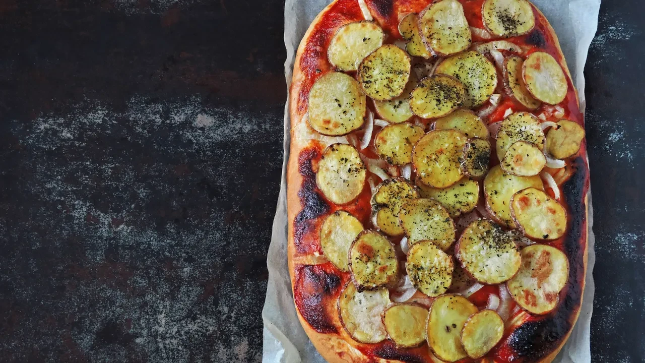 Kahvaltıda pizza keyfi! Patatesle yapılan bu tarif sofraların yeni favorisi oldu