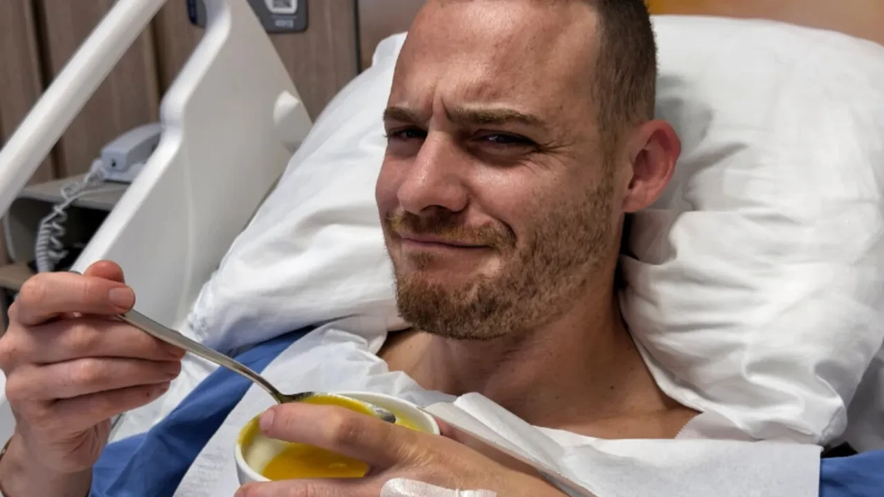Kerem Bürsin’den sevenlerini korkutan haber! Yeniden ameliyat masasına yattı