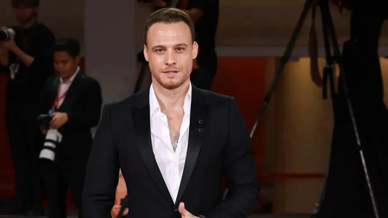 Kerem Bürsin’den sevenlerini korkutan haber! Yeniden ameliyat masasına yattı