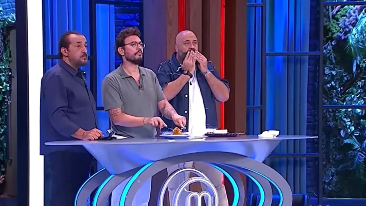 MasterChef'te Şükran ve Şiringül arasında büyük kavga! Mehmet Şef iki yarışmacıyı stüdyodan çıkardı