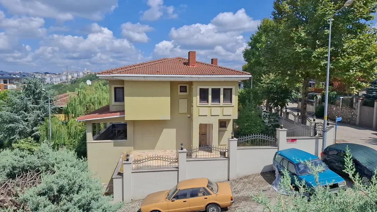 Yazar Murat Koparan evinde ölü bulundu! Cinayeti eski eşi ihbar etti