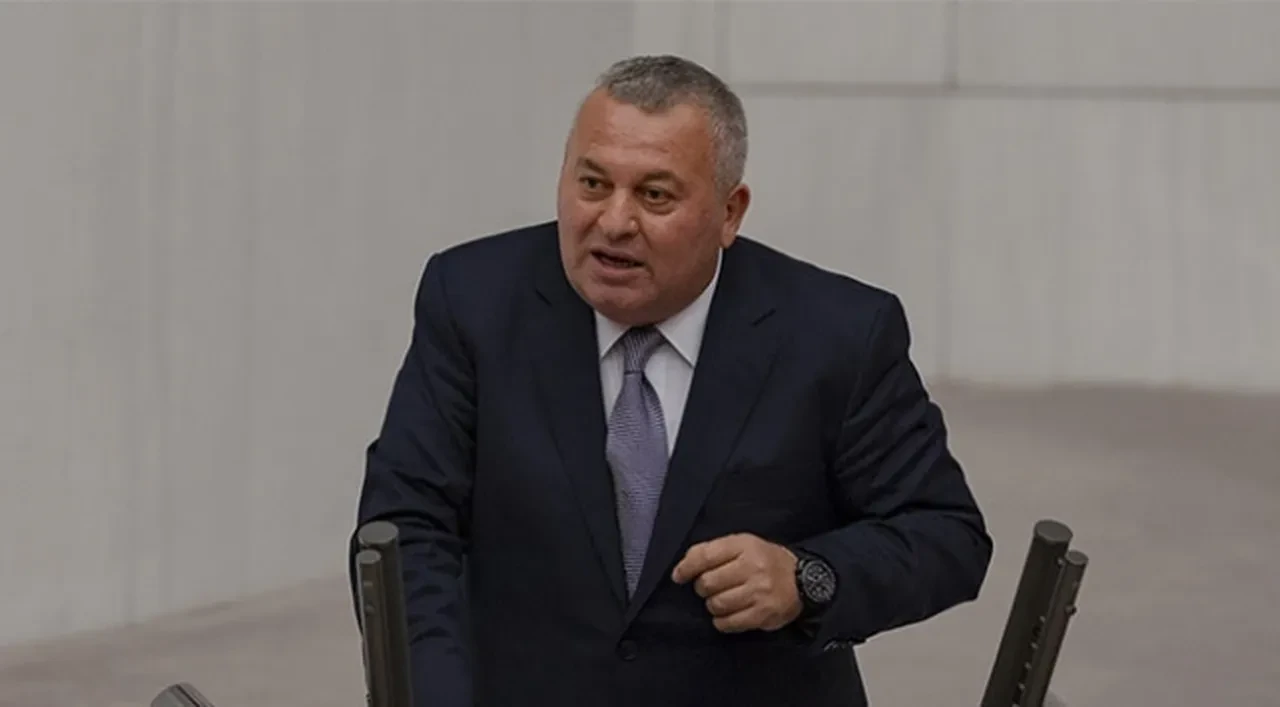 Cemal Enginyurt’un danışmanı Cem Tekinoğlu gözaltına alındı! 1.35 milyarlık para trafiğinde 'burs' detayı