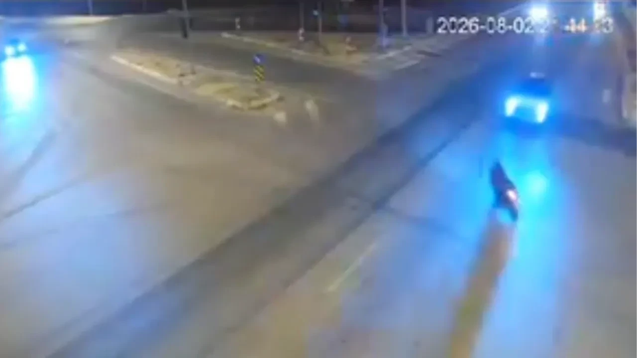 14 yaşındaki motosiklet sürücüsünün ölümüyle sonuçlanan kaza kamerada