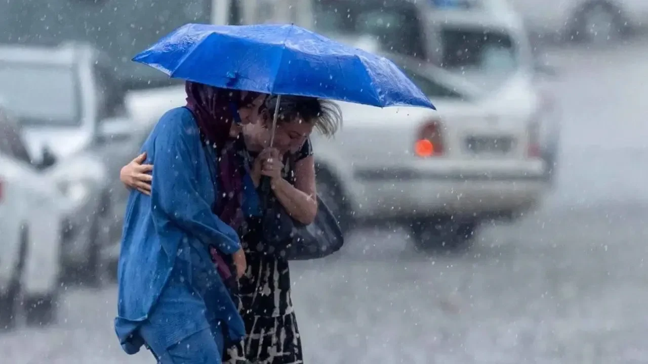 3 Ağustos 2026 hava durumu | Meteoroloji'den hem yağış hem sıcaklık uyarısı: Doğu’da 44 derece, Kuzeyde gök gürültülü sağanak!
