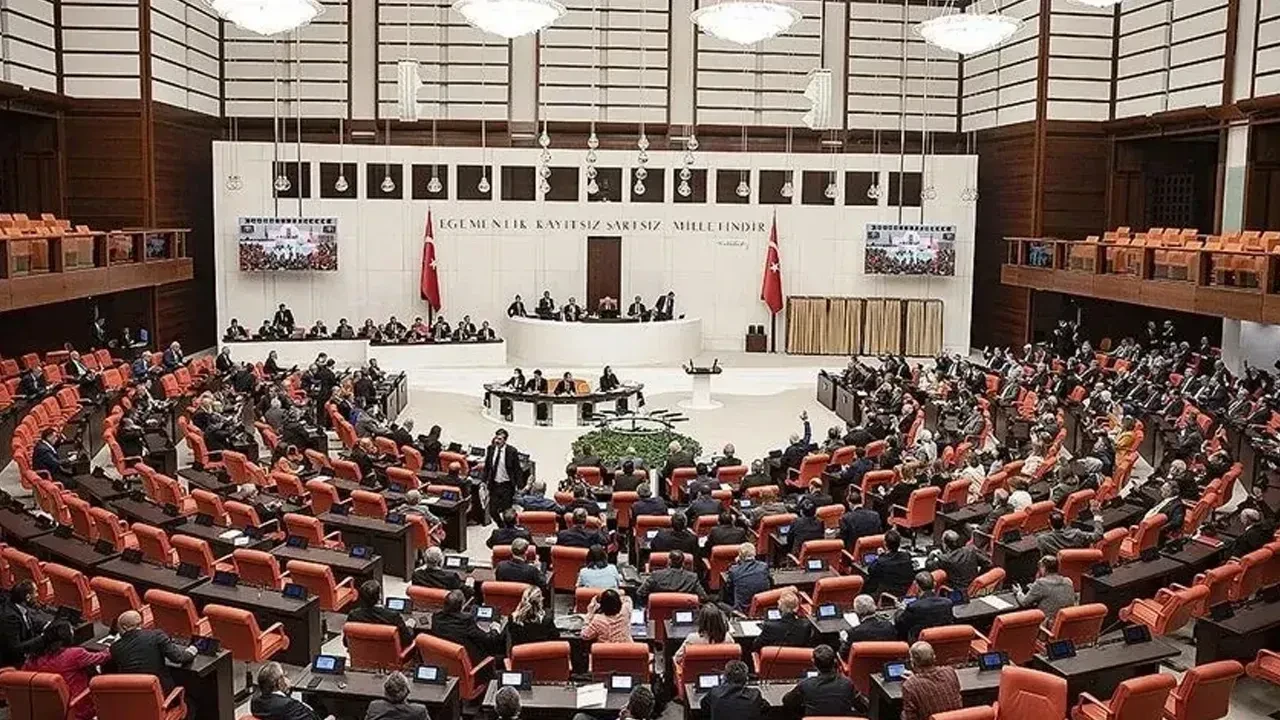 AK Parti'den muhalefete çerçeve yasa bilgilendirmesi