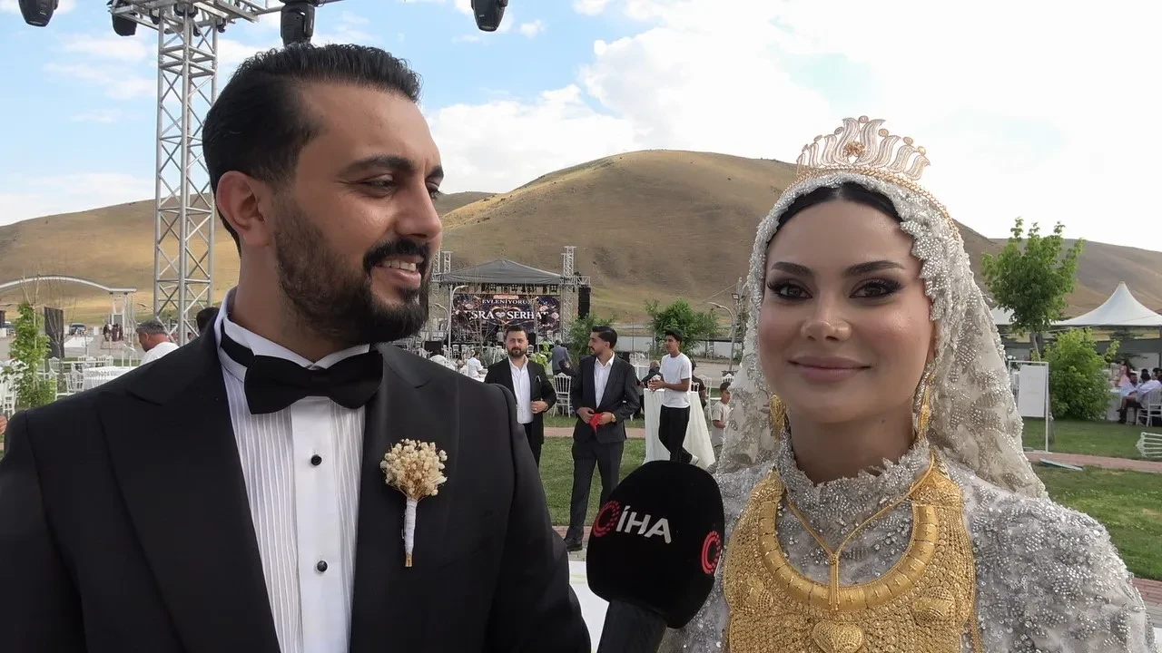 Aşiret düğününde milyonlar havada uçuştu! Para sayma makinesi kuruldu, takılar bavullarla taşındı