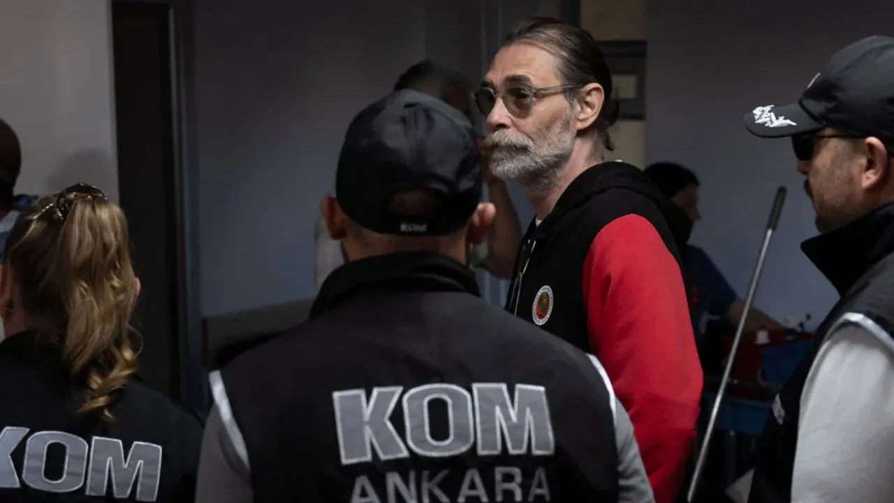 Erdal Beşikoğlu'nun 207 sayfalık soruya verdiği cevaplar ortaya çıktı: Behzat Ç. çekimlerinde belediye imkanları kullanıldı!