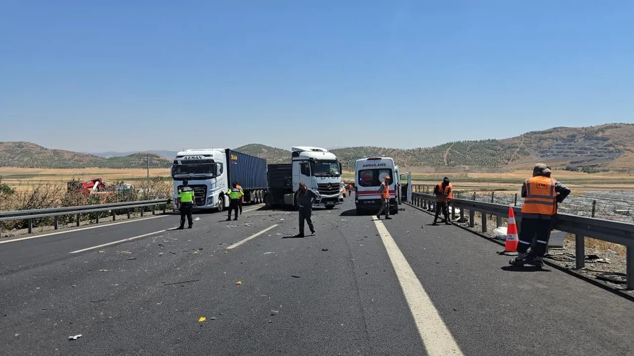Gaziantep'te feci kaza! Ortalık savaş alanına döndü: Anne ve 3 yaşındaki oğlu öldü