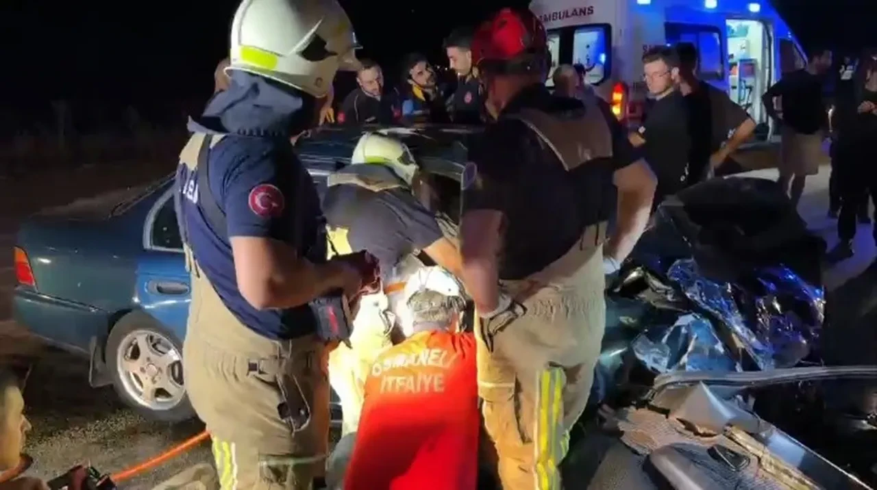 Gece yarısı katliam gibi kaza: Jandarma astsubayın eşi ve çocuğu hayatını kaybetti
