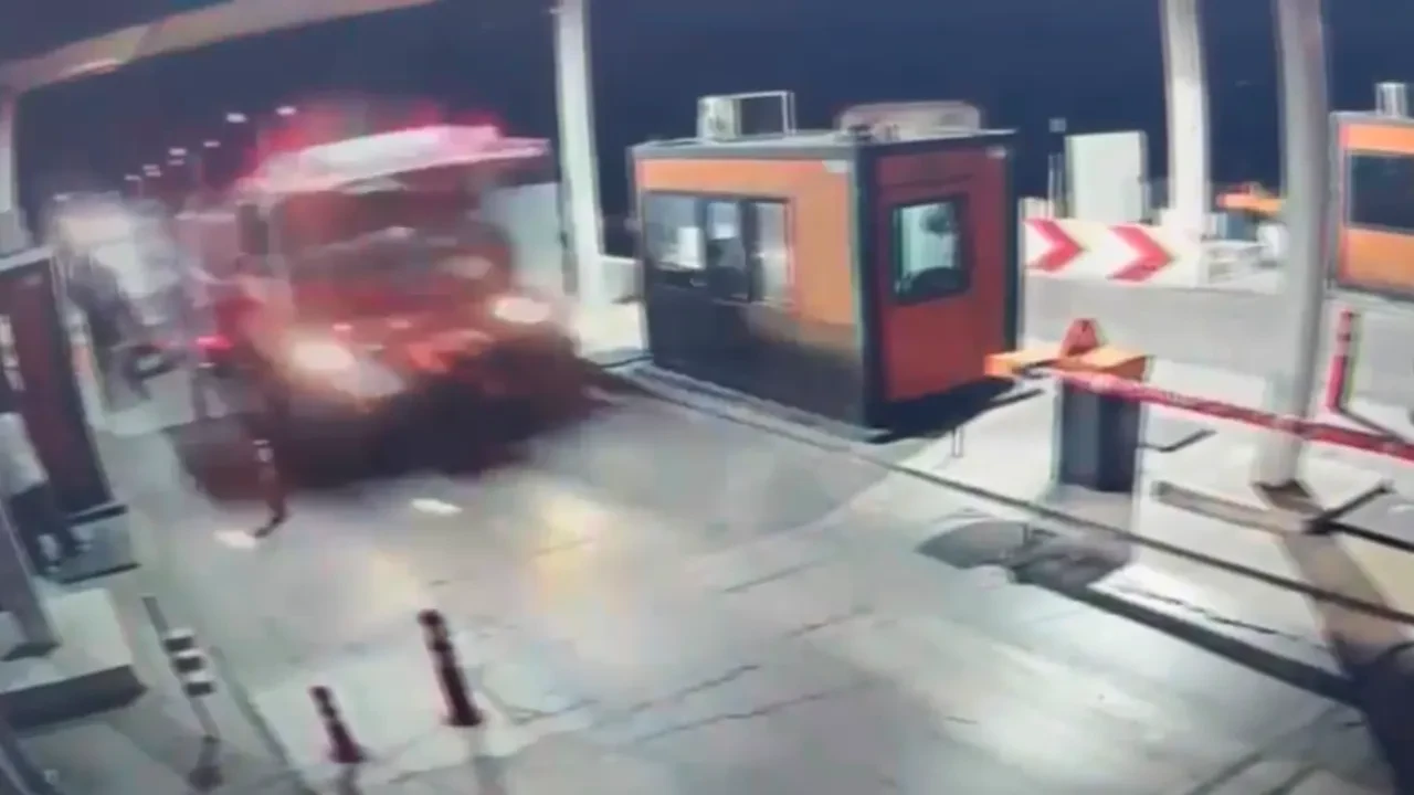 Göcek Tüneli'nde yangın araçlarından para mı istendi? Tartışma çıkaran iddiaya açıklama geldi