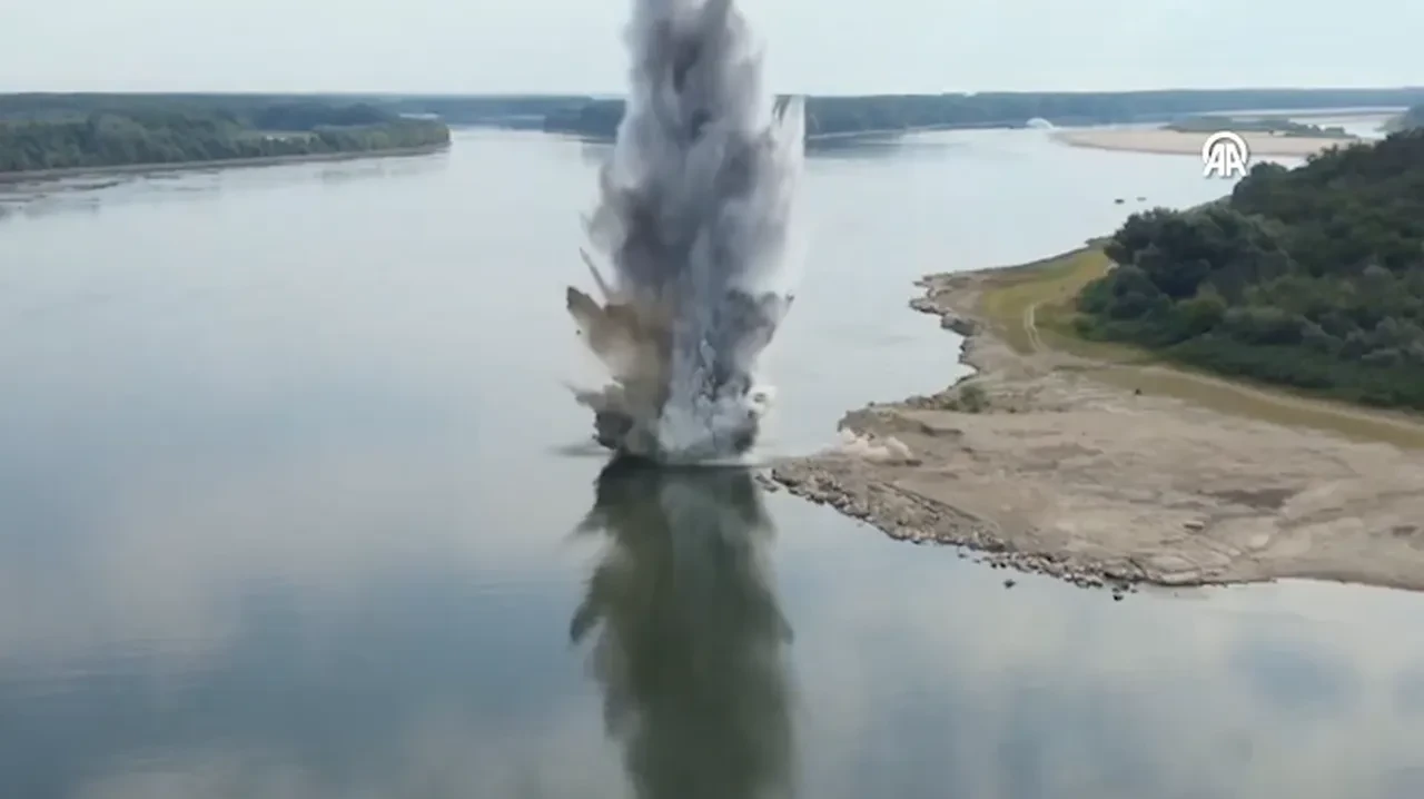 Kavurucu sıcaklar yüzünden Romanya Tuna Nehri'ni bombalamak zorunda kaldı