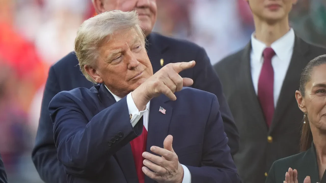 Trump Hürmüz'de resti çekti: İran'a hiçbir şey geçmeyecek