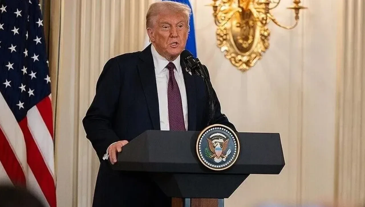 Trump Hürmüz'de resti çekti: İran'a hiçbir şey geçemeyecek