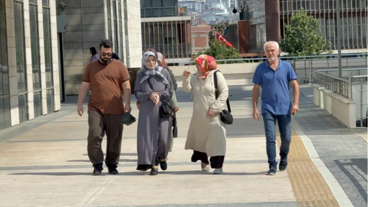 Umreye gideceklerini sandılar paralarından oldular! Samsun'da dolandırıcı iddiası