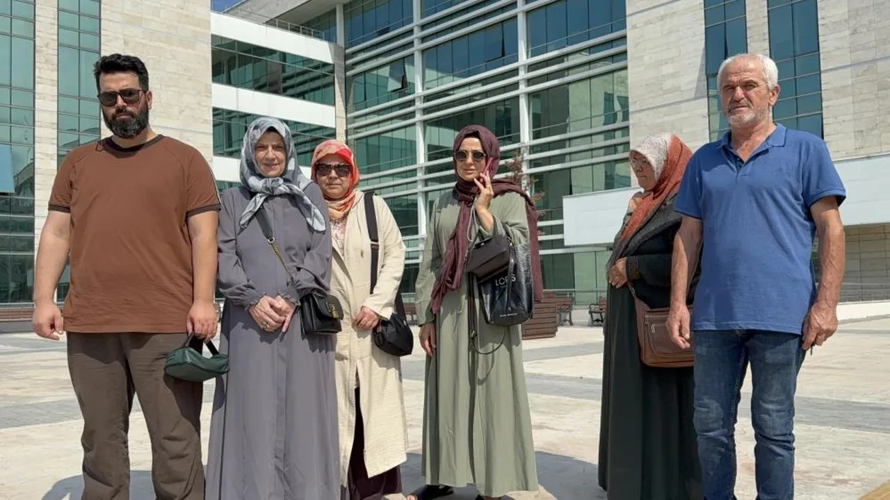 Umreye gideceklerini sandılar paralarından oldular! Samsun'da dolandırıcı iddiası