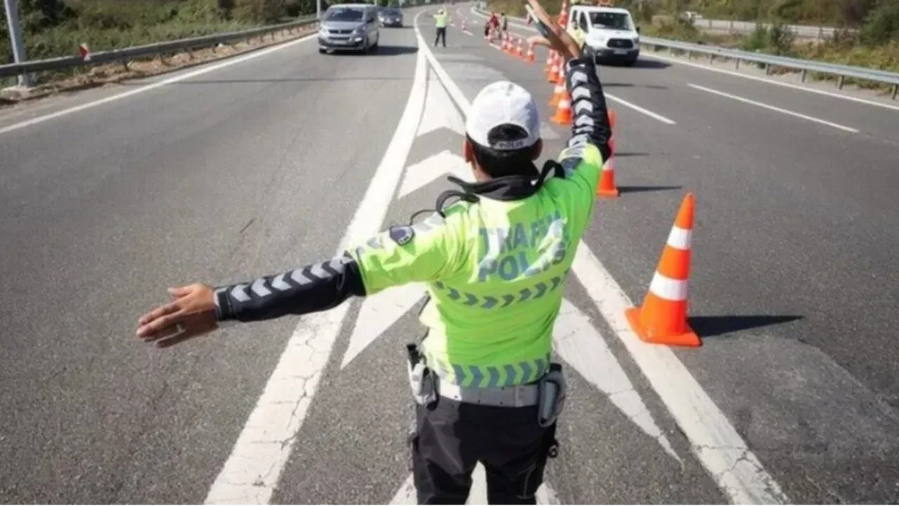 30 Ağustos için trafik düzenlemesi: İstanbul ve Ankara'da bu yollar trafiğe kapalı olacak