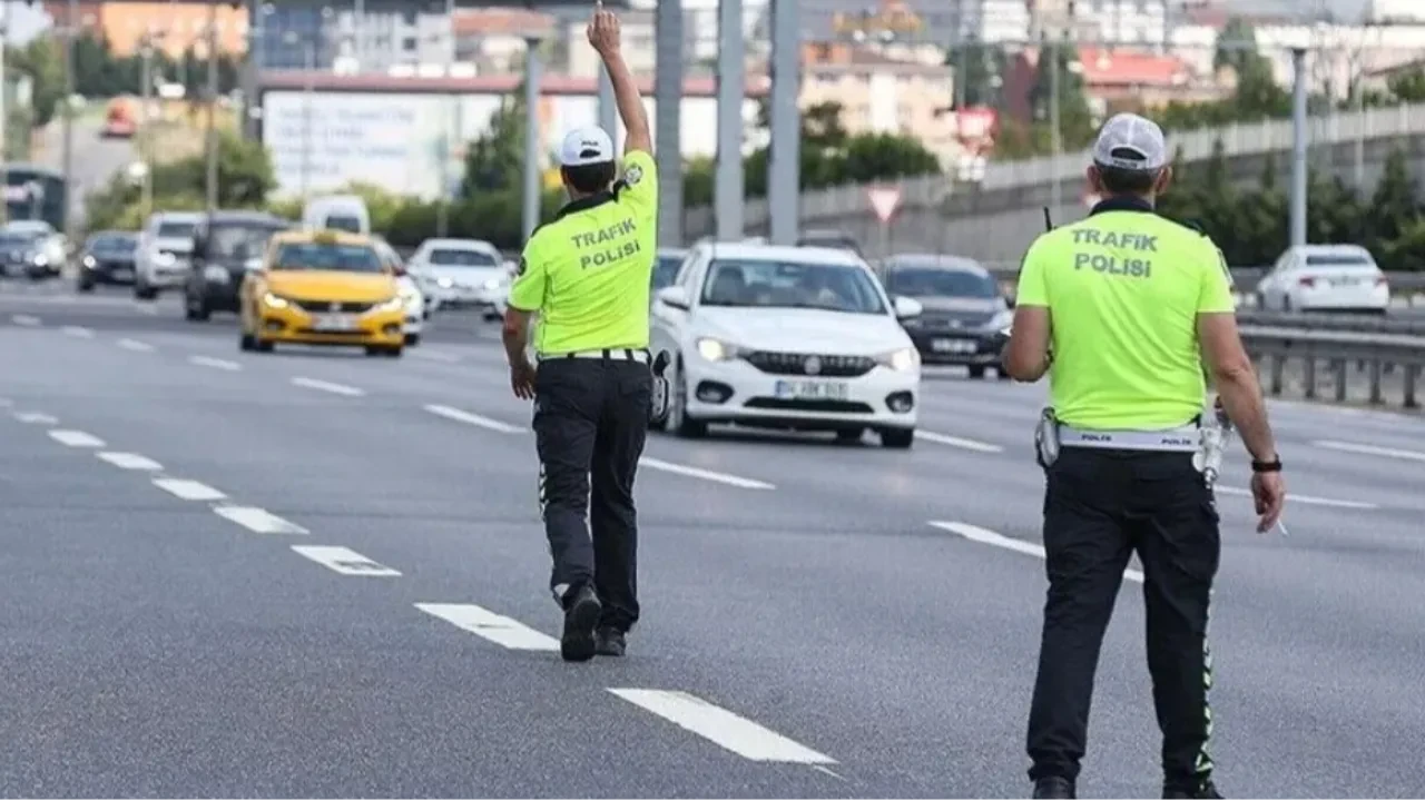 30 Ağustos için trafik düzenlemesi: İstanbul ve Ankara'da bu yollar trafiğe kapalı olacak