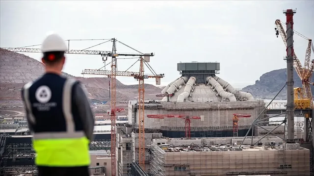 Bakan Bayraktar: 'Önümüzdeki birkaç ay içerisinde Akkuyu'dan ilk elektriği üreteceğiz'