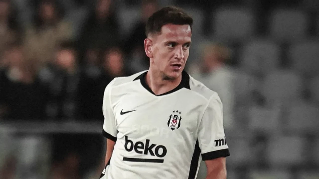 Beşiktaş'ta 2 ayrılık resmen açıklandı! Tecrübeli oyuncular veda etti