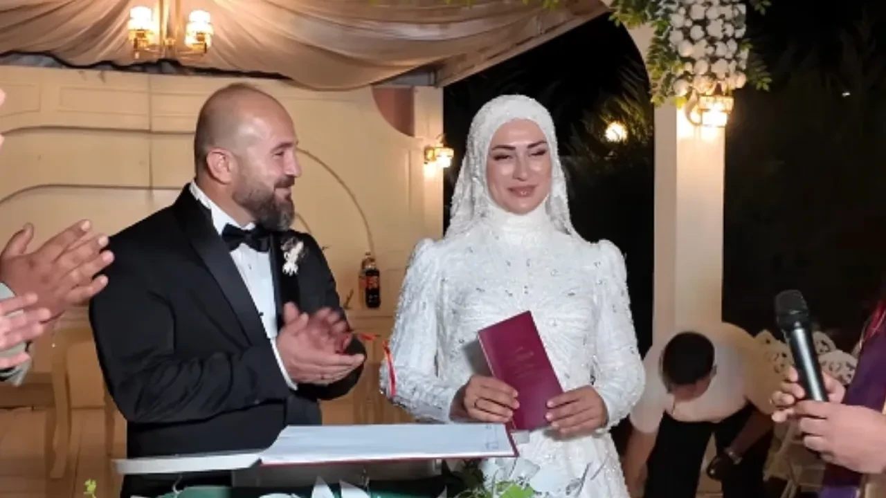 Burak Özçivit'in kardeşi Burçun Özçivit evlendi! Fahriye Evcen detayı dikkat çekti