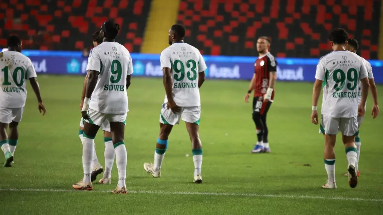 Çaykur Rizespor, Gaziantep FK deplasmanında kazandı! Karadeniz ekibinden 2-1'lik galibiyet