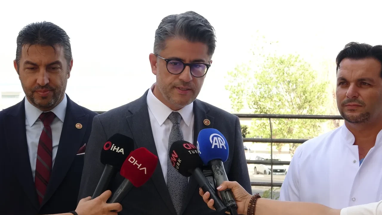 Cem Yılmaz’ın doktorundan sağlık durumuna ilişkin açıklama: Espri bile yapıyor