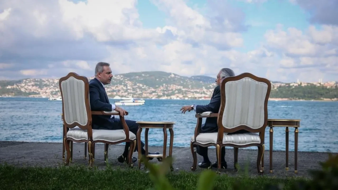 Dışişleri Bakanı Hakan Fidan, Pakistan Dışişleri Bakanı Ishaq Dar ile İstanbul’da bir araya geldi