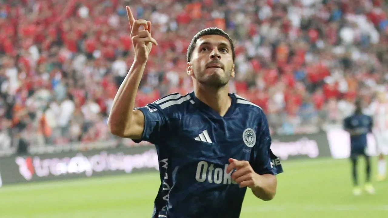 Fenerbahçe, Samsun'dan 3 paunla döndü! Sarı-lacivertlilerden 2-0'lık galibiyet