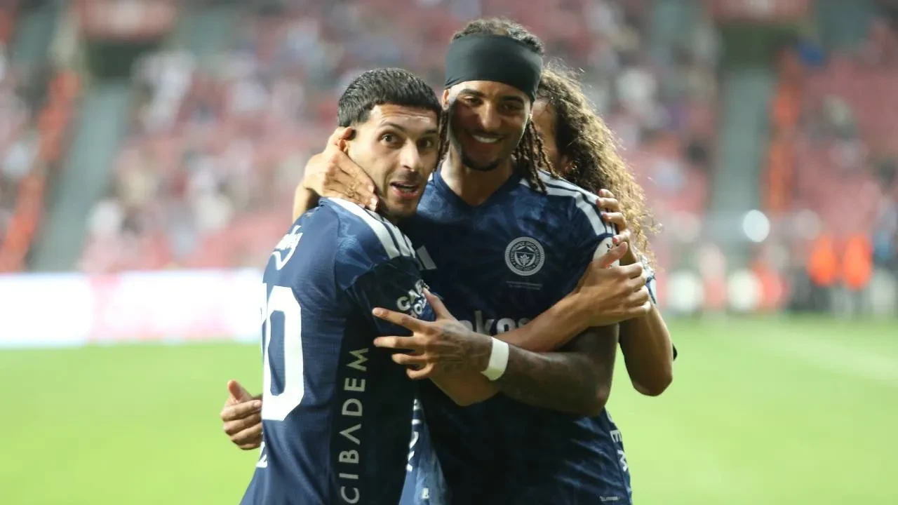 Fenerbahçe, Samsun'dan 3 paunla döndü! Sarı-lacivertlilerden 2-0'lık galibiyet